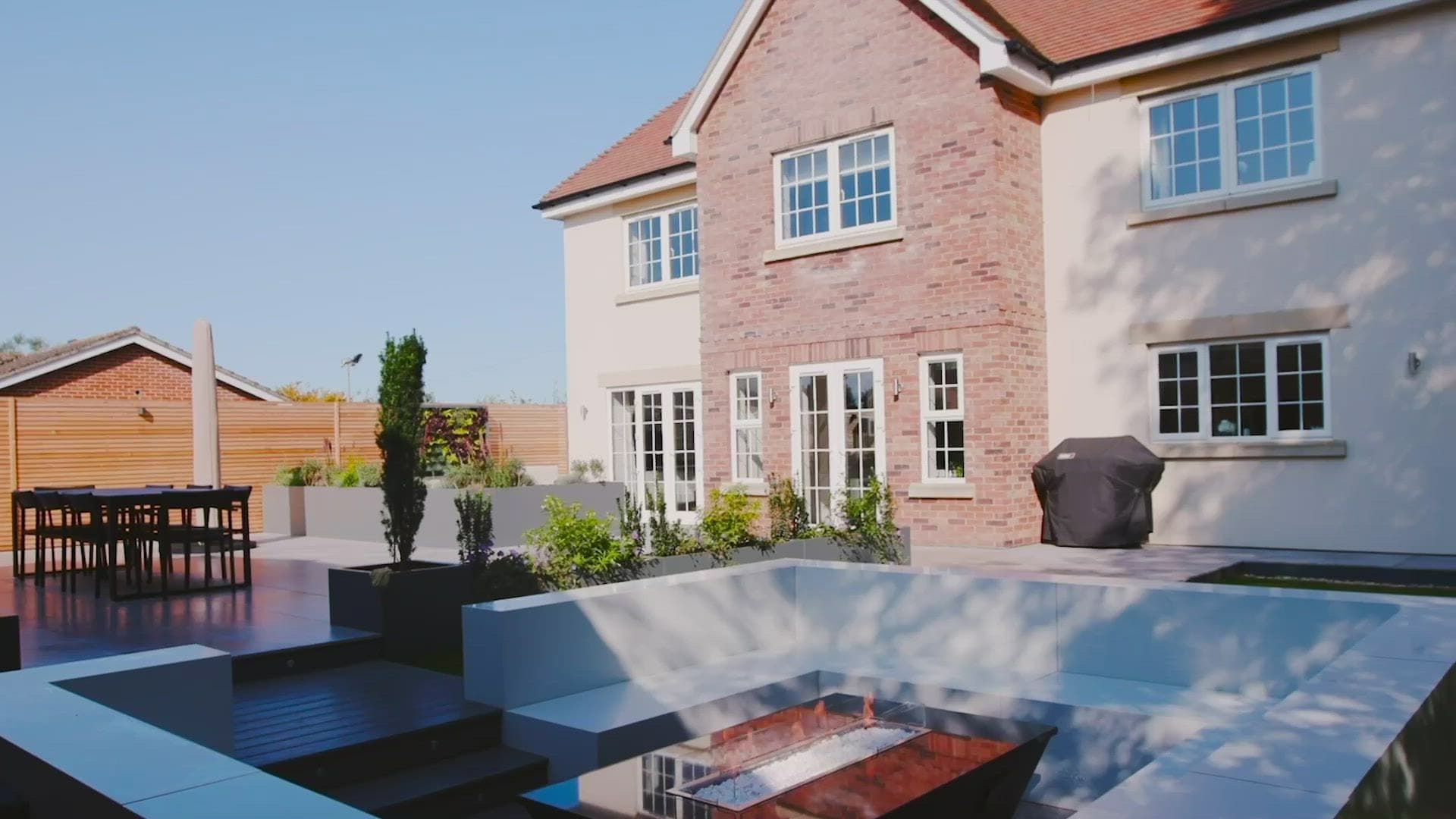 Planters, fire pits and pergolas: image 1