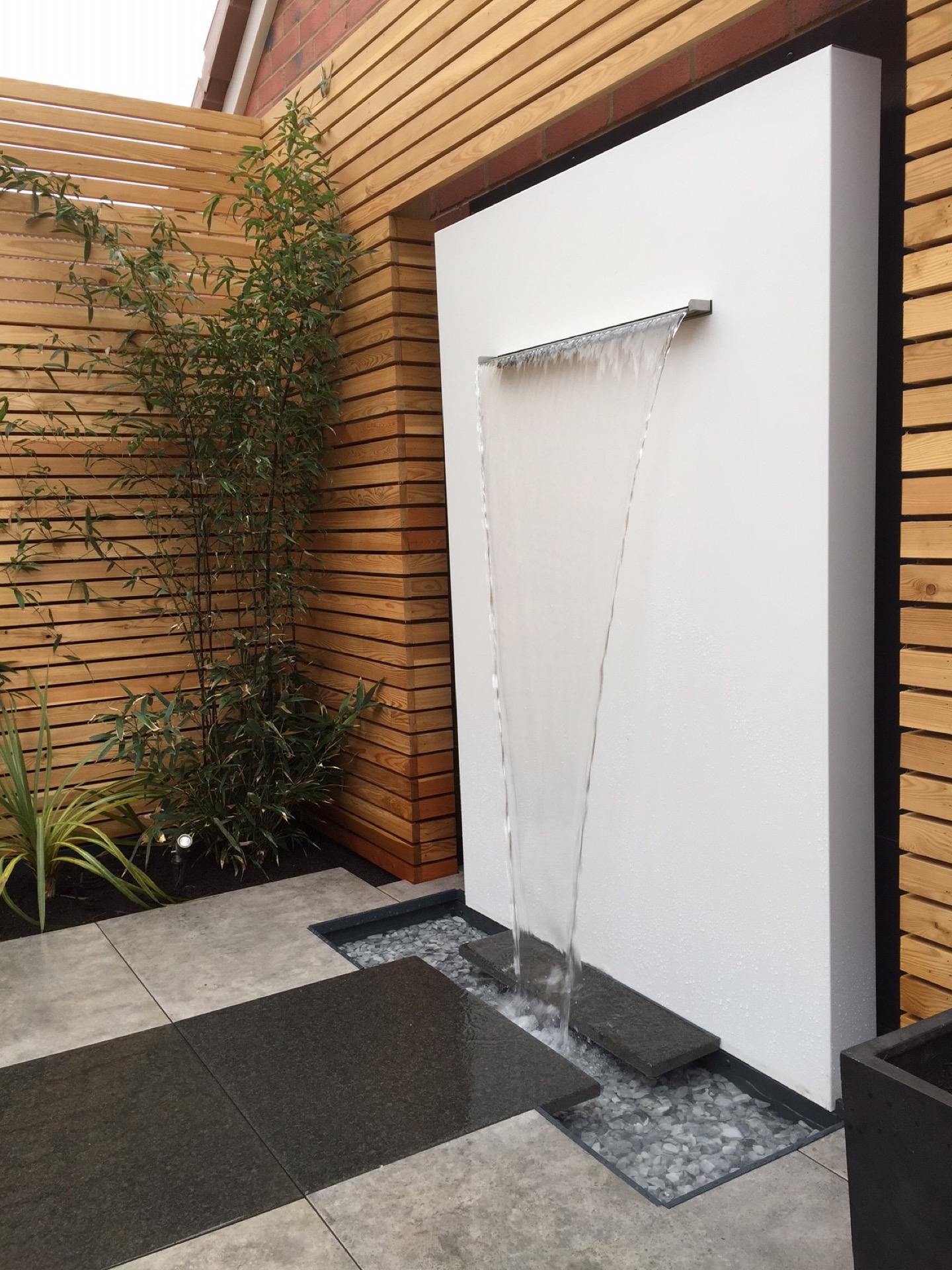 Uni-QA iBlade water feature
