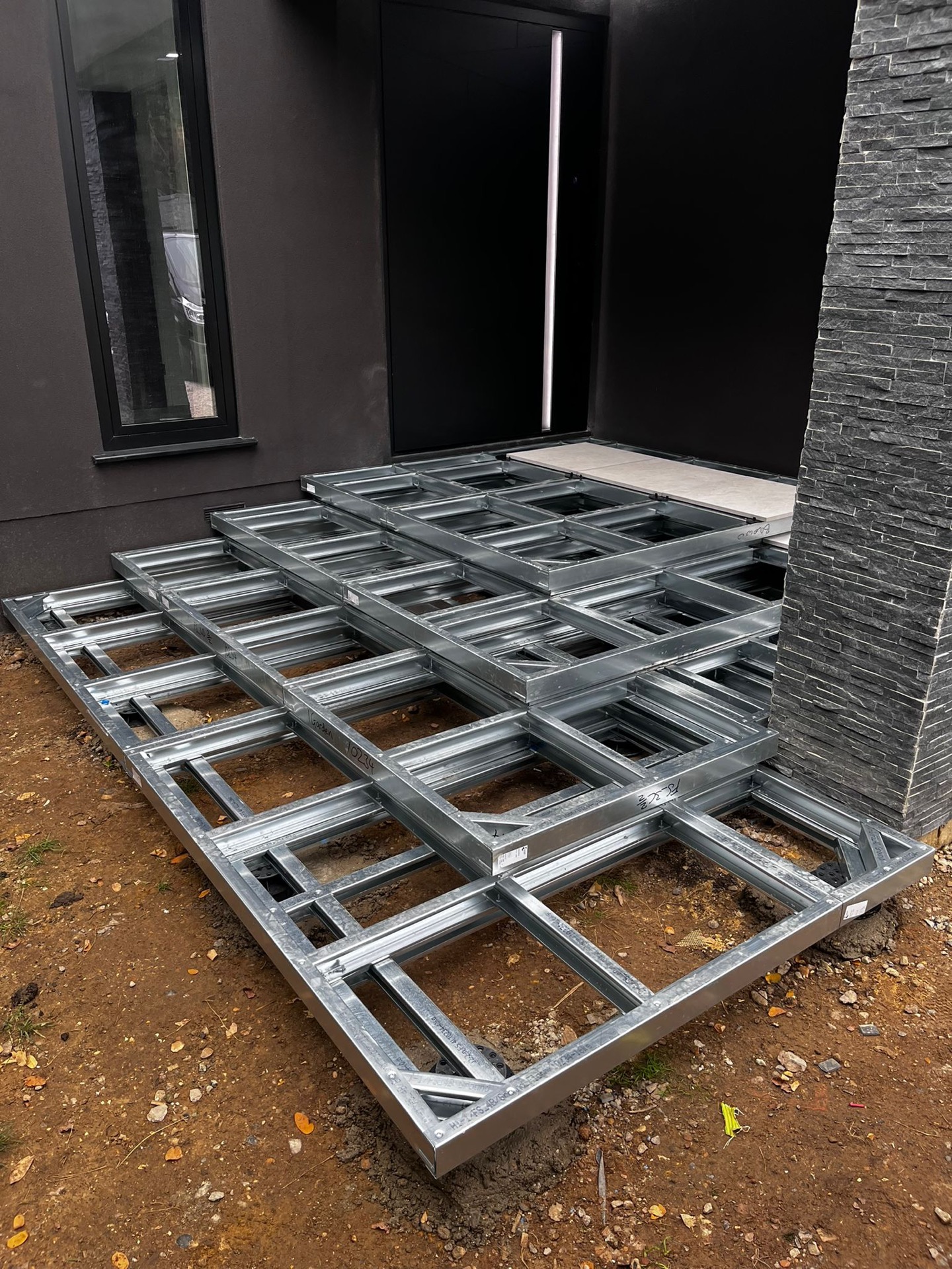 Floating iFrame steps