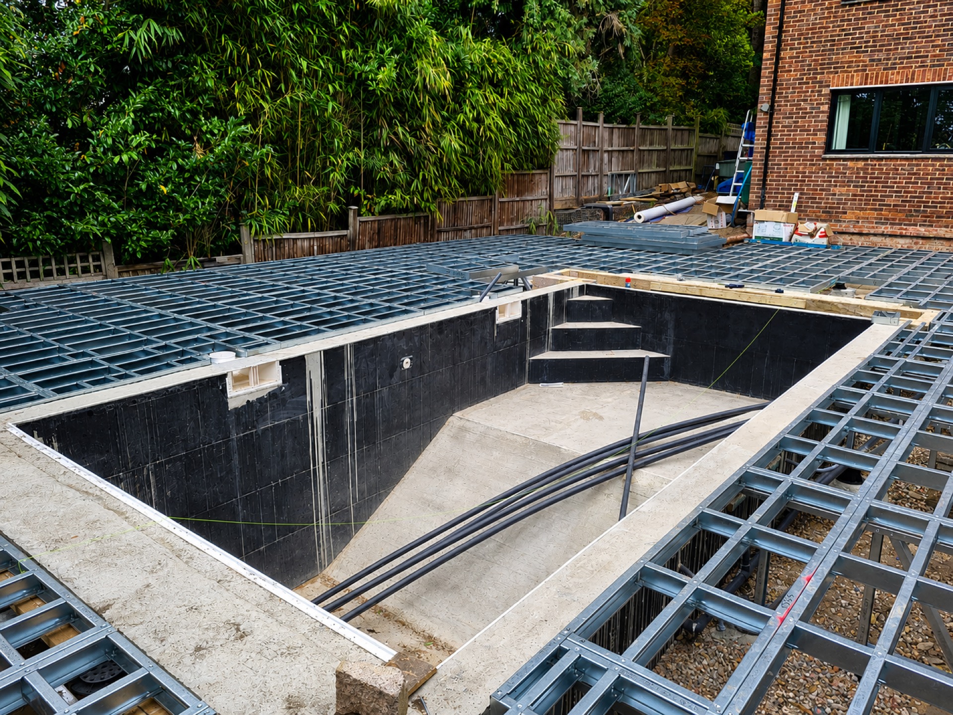Free-draining iFrame structure